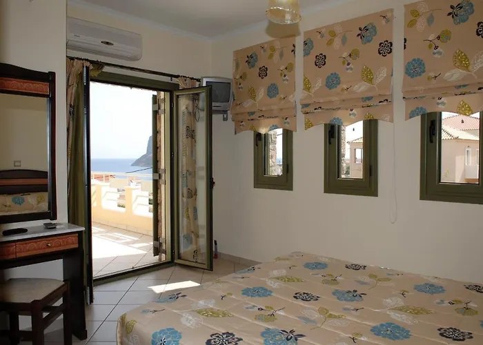 Klelia Hotel apartamentowy Yefira
